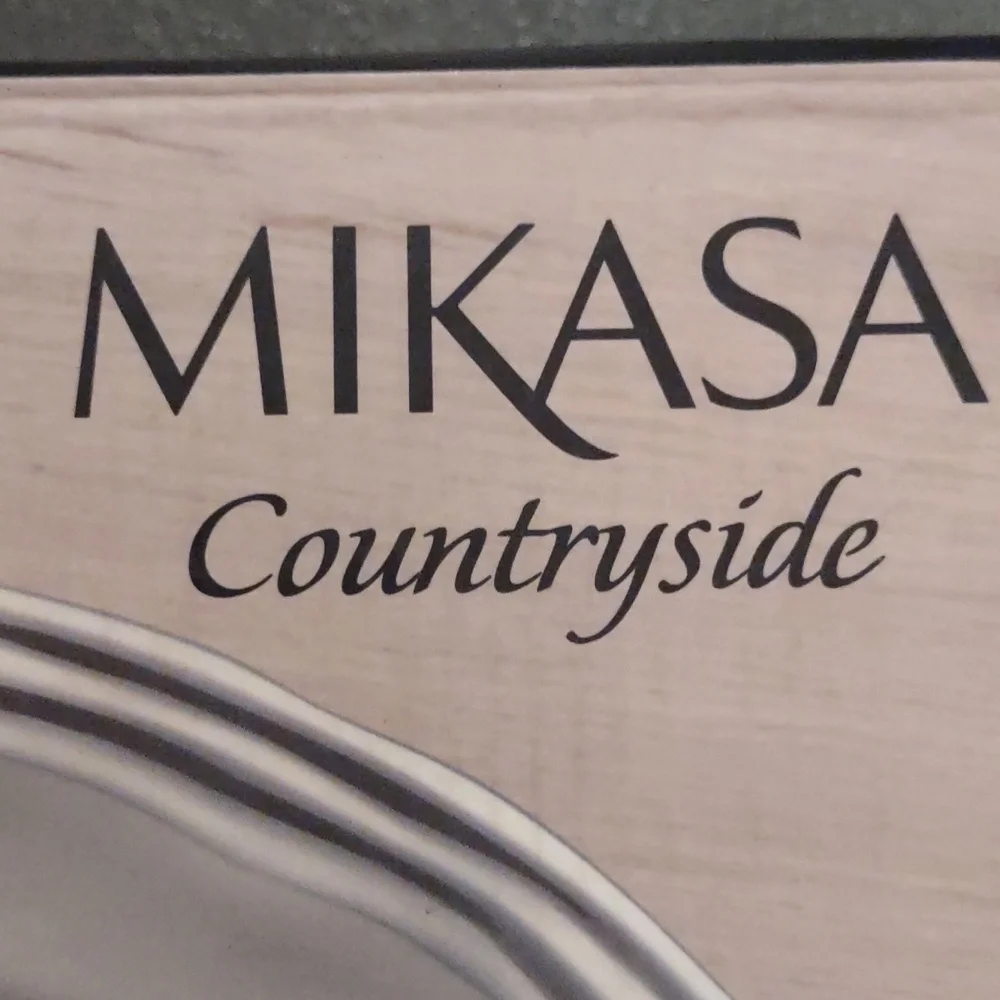 Mikasa countryside serving bowl, nib
